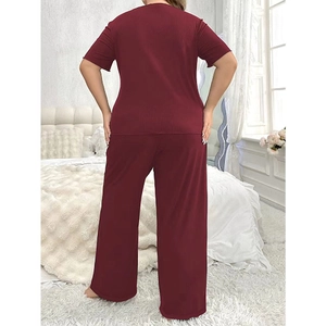 Ensemble pyjama femme bordeaux avec haut à manches courtes et pantalon large fluide