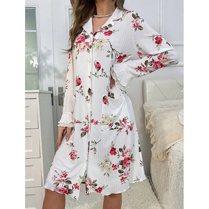 Floral long-sleeve nightdress with rose pattern and notched lapel for comfortable home wear