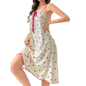 Camicia da notte sexy con stampa a cuori per donna, fiocco rosso e tessuto a coste