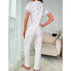 Pigiama due pezzi da donna con stampa floreale, top in pizzo a maniche corte e pantaloni
