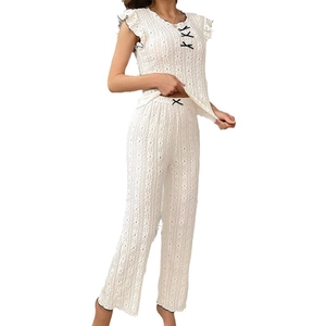 Ensemble de pyjama en dentelle blanche pour femme avec nœuds noirs et manches à volants