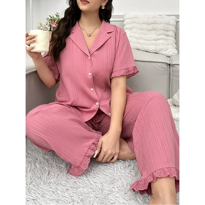 Ensemble pyjama mauve pour femme en tissu côtelé avec dentelle et pantalon long fluide