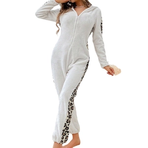 Pyjama une pièce à capuche en peluche avec motif léopard et fermeture éclair pour femmes
