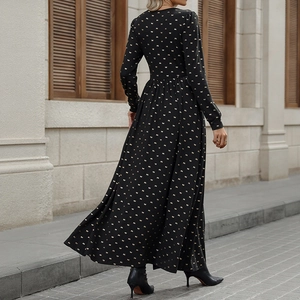Robe longue élégante à col en V et manches longues avec imprimés nœuds dorés pour femme