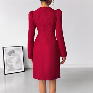 Robe moulante en tweed rouge avec manches bouffantes vintage et fermeture éclair dos