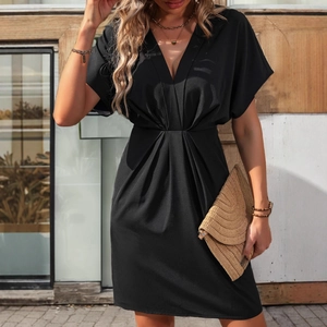 Robe Plissée Élégante à Col en V pour Femme Manches Courtes Chauve-souris Couleur Unie Coupe Ajustée Mini Robe d'Été Fête