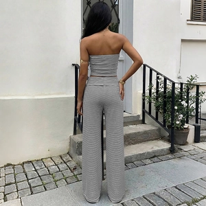 Ensemble deux pièces rayé pour femmes avec haut court bustier et pantalon large à taille haute