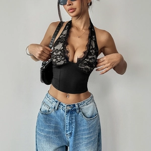 Halter top court sexy en dentelle noire pour femmes avec bordure cil et coupe ajustée