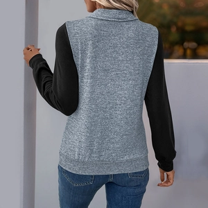 Damen Sweatshirt mit Kontrastärmeln, grauer Strickkörper und schwarze Ärmel im Freizeitlook