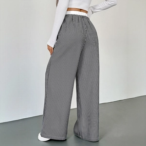 Pantaloni da donna a vita alta con gamba larga e strisce a contrasto bianche e nere