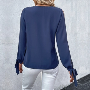 Elegante marineblaue schulterfreie Spitzenbluse mit modischen Schleifenbündchen für Damen