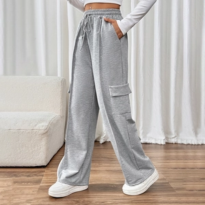 Women's grey high-waist cargo sweatpants with drawstring and large side pockets