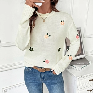 Chic cream crewneck knit sweater with colorful floral embroidery for a sweet autumn look