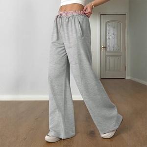 Pantaloni sportivi grigi a gamba larga da donna con vita alta a scacchi rossi e coulisse