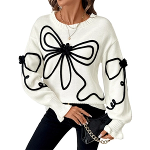 Pull en tricot blanc pour femmes avec motifs de corde noirs 3D et poignets côtelés