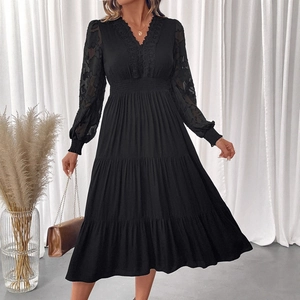 Robe Longue Élégante pour Femmes Col en V Manches Longues Dentelle Maille à Étages Taille Haute Style Français Brodé