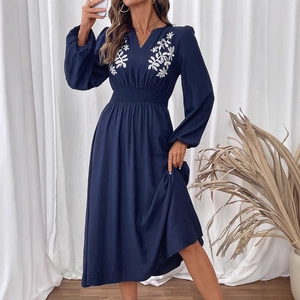 Robe Midi Ligne A Style Ethnique Français Col en V Brodé Manches Longues Femme Vintage Taille Smokée Bleu Marine Robe Boho