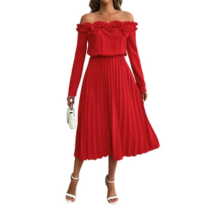 Robe midi plissée rouge élégante avec col à volants, épaules dénudées et manches longues
