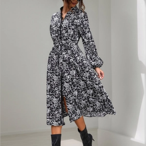 Robe chemisier élégante à manches longues avec imprimé floral noir et blanc et ceinture