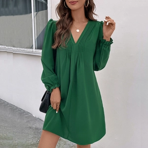 Women's Elegant Solid Color V-Neck Pleated Long Sleeve Midi Dress Autumn Patchwork Lace Trim Chiffon Feel Casual Party Dress