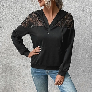 Sweat à capuche noir pour femme avec dentelle, manches longues et poche kangourou
