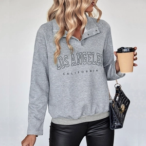 Grey textured quilted sweatshirt for women with Los Angeles print and buttoned neckline