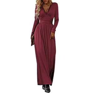 Robe longue élégante bordeaux à manches longues avec col en V en dentelle et jupe drapée