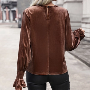 Haut élégant en velours marron à manches longues avec poignets smockés chic
