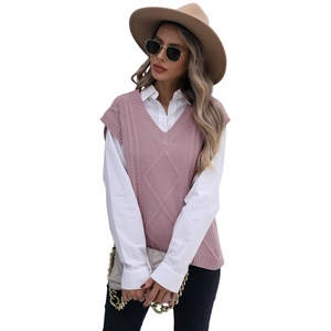 Gilet en maille torsadée lilas pour femme avec col en V et texture diamantée