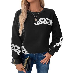 Women's black crewneck sweatshirt with white plush heart embroidery and loose fit