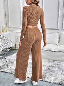 Completo donna 2 pezzi in maglia a costine marrone con top annodato e pantaloni larghi