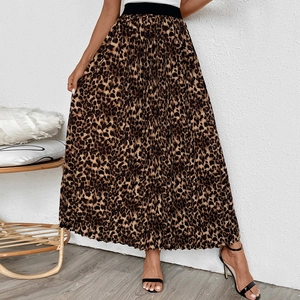 Elegant leopard print pleated maxi skirt with a high elastic waist for women's fashion