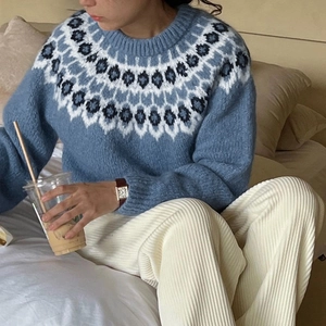 Maglione in maglia blu Morandi con motivo Fair Isle e pantaloni di velluto