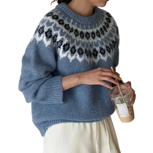 Maglione in maglia Fair Isle da donna blu nebbia con motivi geometrici vintage retrò