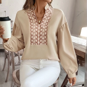 Elegant beige V-neck blouse with geometric chain print and puff long sleeves