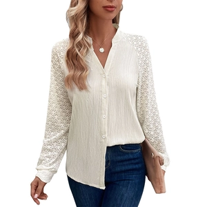 Elegantes langärmeliges Hemd mit Spitzen-Patchwork und Strukturstoff mit V-Ausschnitt