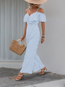 Combinaison à rayures bleues et blanches avec volants et coupe large à taille haute