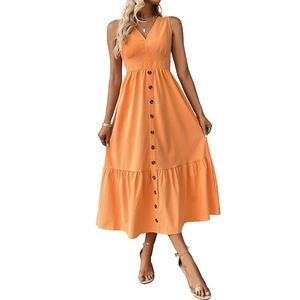 Elegantes ärmelloses orangefarbenes Maxikleid mit V-Ausschnitt und gestuftem Rüschenrock