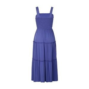 Détail d'une robe longue violette à volants avec bustier froncé et col carré
