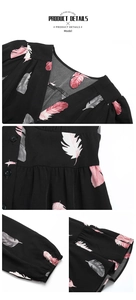 Détails du col en V, boutons de taille et imprimé plumes sur cette robe en mousseline