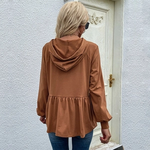Felpa con cappuccio marrone da donna a maniche lunghe con orlo a balze stile casual