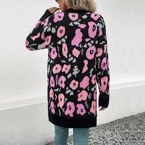 Gilet en maille pour femme avec motif floral rose dans une coupe longue élégante