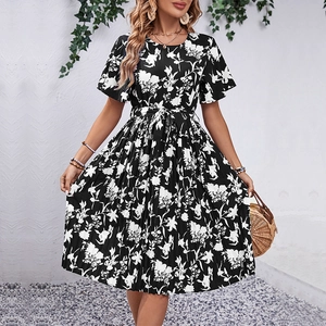 Robe Midi Plissée à Imprimé Floral pour Femmes Col Rond Manches Papillon Été Décontracté Vacances Robe à Taille Nouée Mode