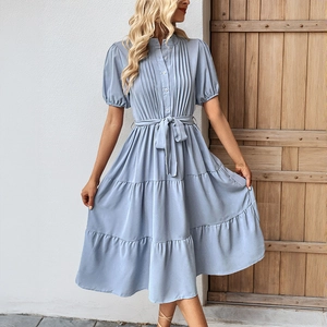 Robe Midi Élégante pour Femme Col Montant Plissée Manches Bouffantes Courtes Jupe Gâteau à Étages Couleur Unie Ceinture Vacances