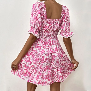 Mini robe à fleurs tulipes roses avec manches bouffantes et taille haute élastique