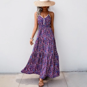 Robe d'été longue à imprimé floral violet avec taille haute et fente latérale