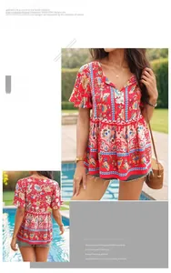 Détail de la blouse bohème rouge avec manches à volants et design élégant à col en V