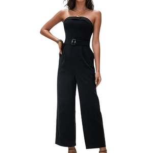 Combinaison bustier noire élégante à jambes larges avec ceinture assortie pour l'été
