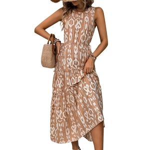 Robe midi bohème d'été sans manches avec imprimé ethnique géométrique marron clair