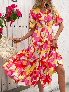 Robe d'été bohème à col en V avec boutons et imprimés floraux aux couleurs éclatantes